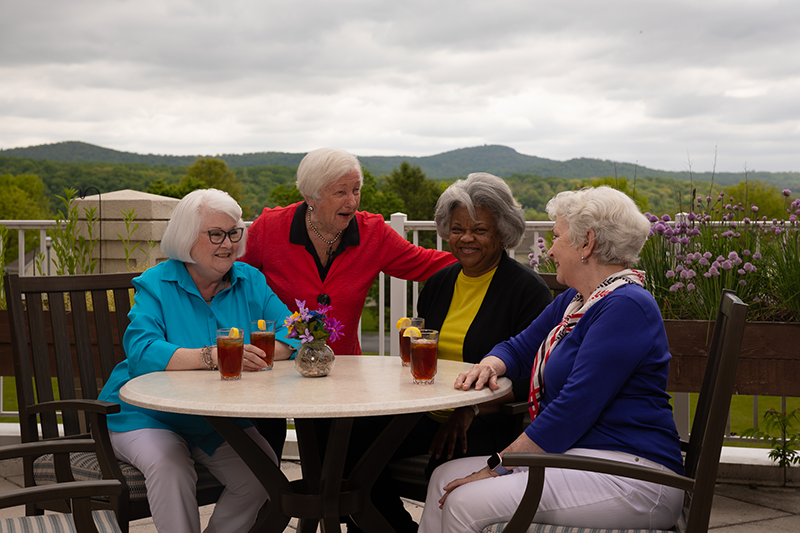 BuC Outdoor Dining.png