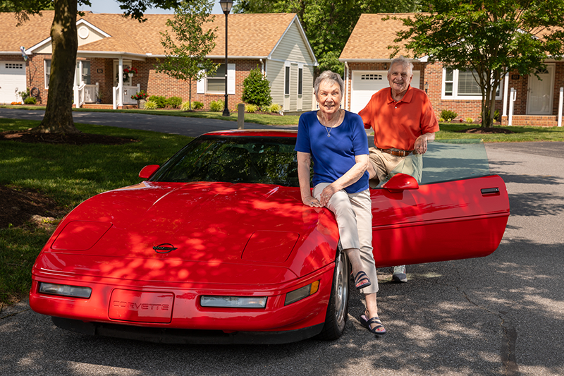 Wally & his corvette wife Louise_07.png