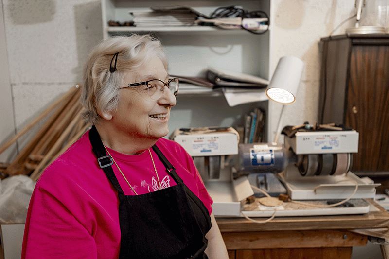 GFE Woman Rock Polishing