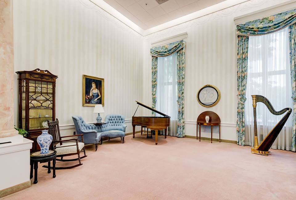 fairhaven- common room.jpg